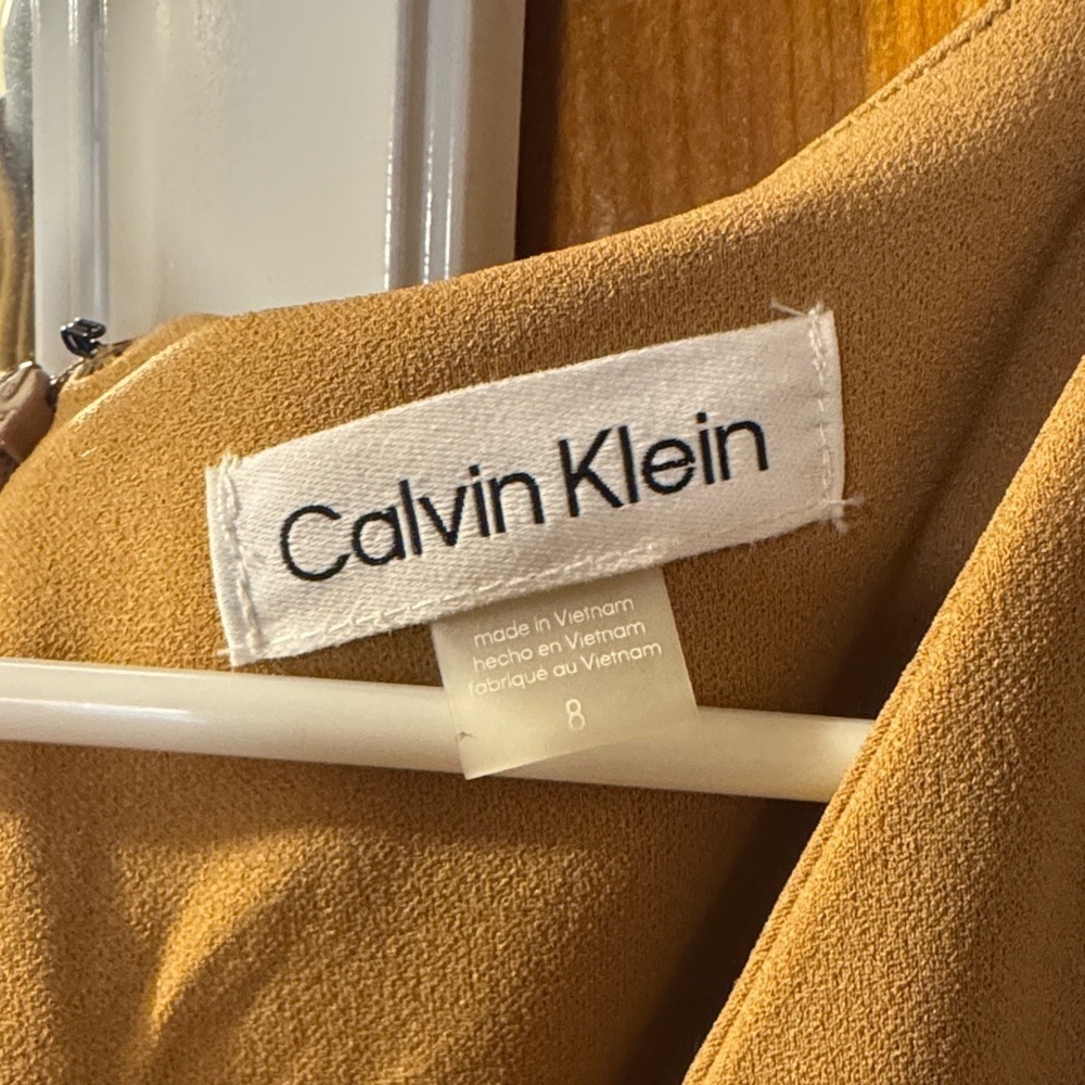 ✨ Calvin Klein Tan Sleeveless Jumpsuit – Size 8 ✨ - Picture 3 of 5